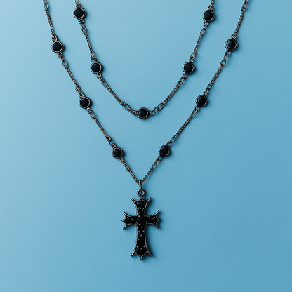 Black Crystal Cross – Trendige Damenkette