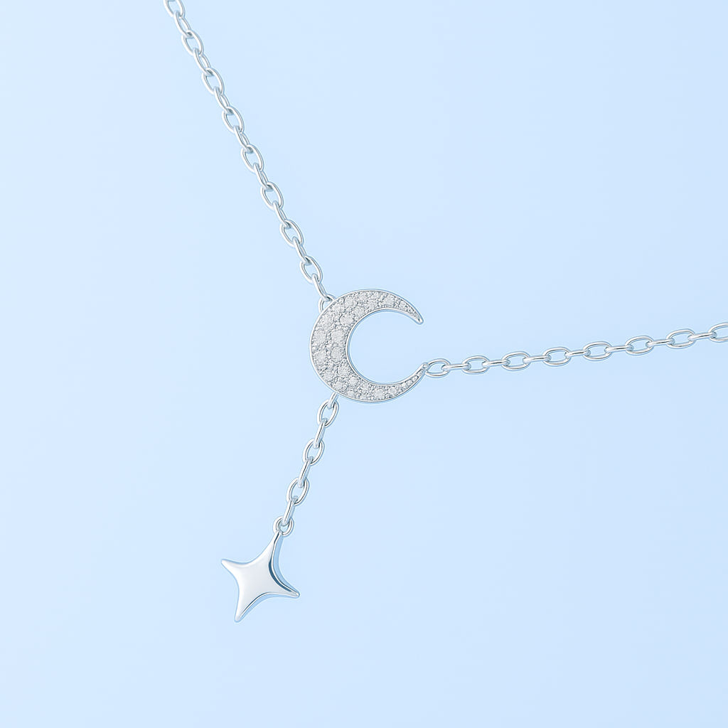 Silberkette mit Zirkon – Mond und Stern als stilvoller Anhänger