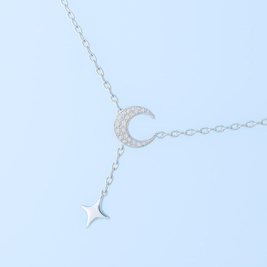 Silberkette mit Zirkon – Mond und Stern als stilvoller Anhänger
